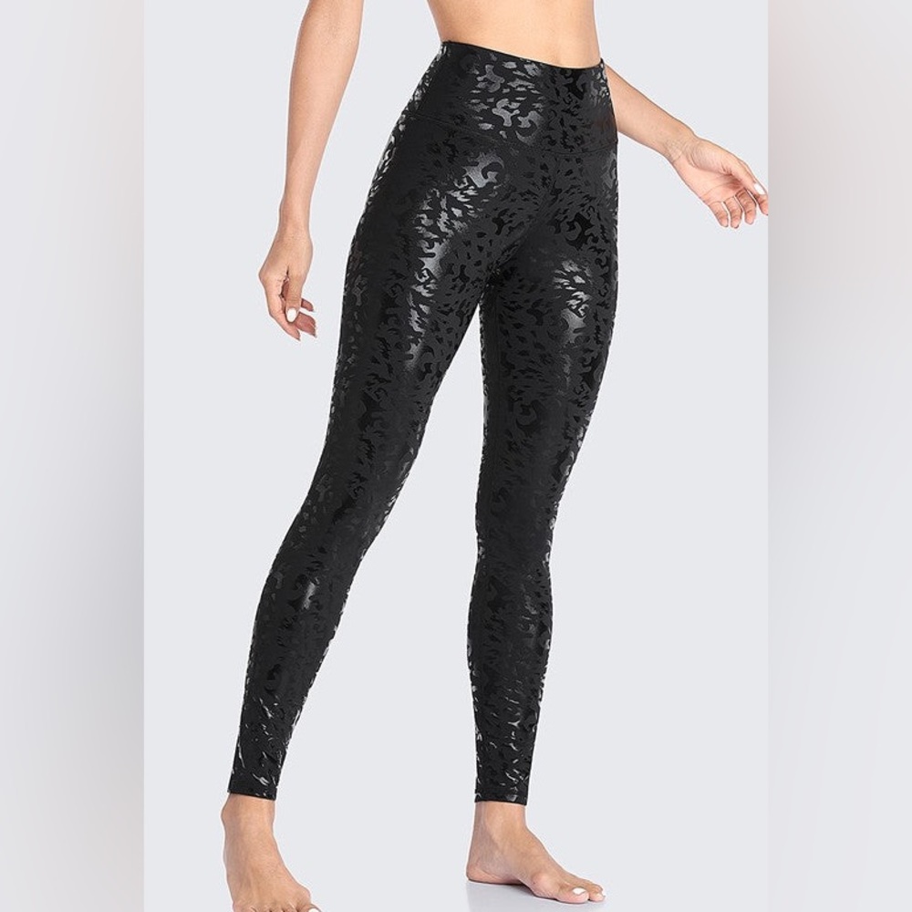 BNWT Black metallic animal print leggings with back hidden tech pocket
